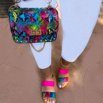 De Brand Nou 2021 Moda Fierbinte De Vânzare Multicolors Șarpe Vene Nituri Genți De Mână Pungă De Agrement Bal Femei Pachete De Lanțuri De Saci De Umăr