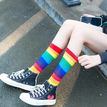 Tineri Frumoase Fete De Liceu Drăguț De Bumbac Vrac Șosete Retro Cu Dungi Curcubeu Ciorapi Femei De Moda Harajuku De Colorat Designer
